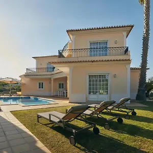 Villa Monte Oliveiras With Private Pool, Albufeira