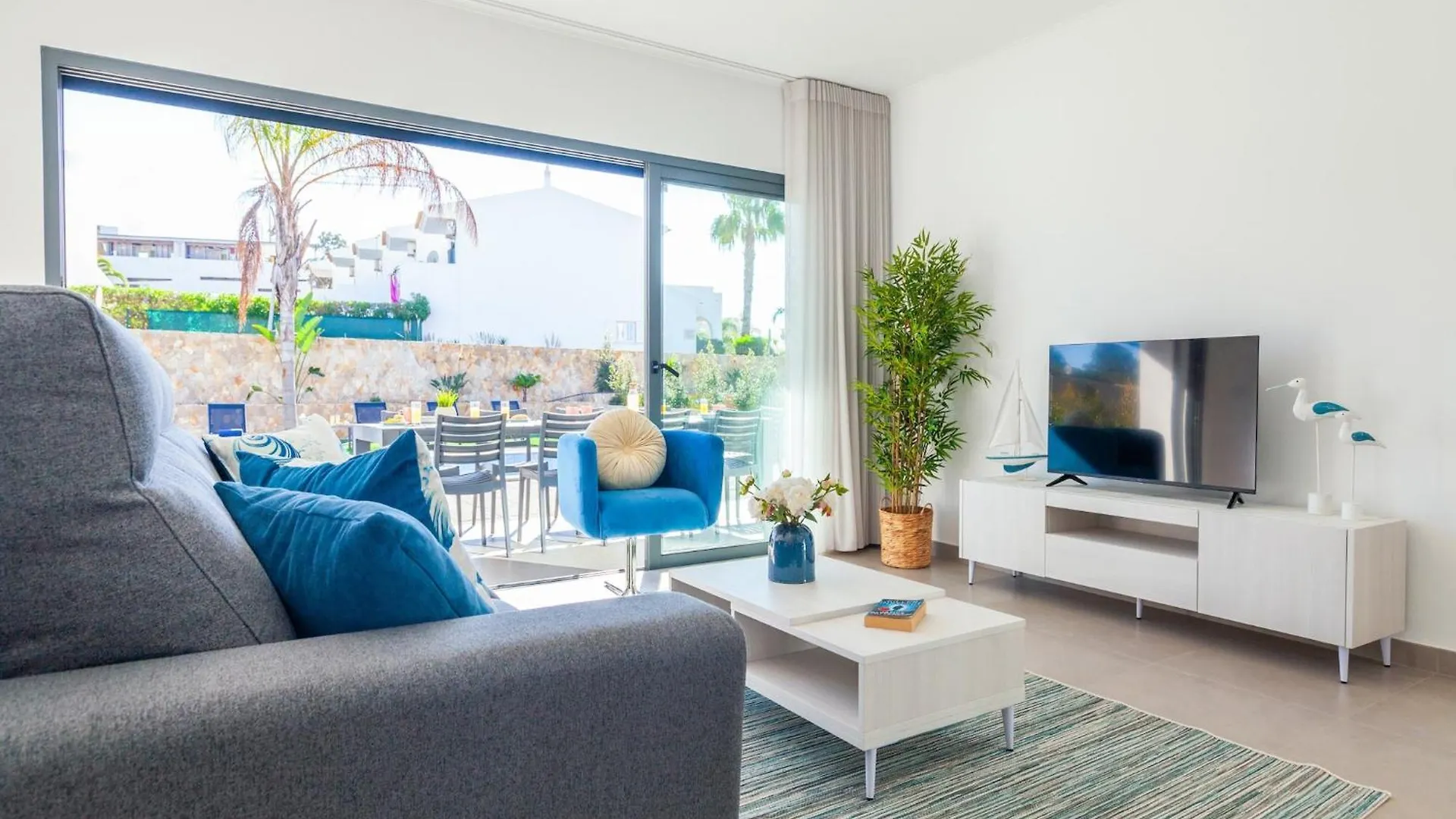 Villa Charming Villa, Private Pool Albufeira